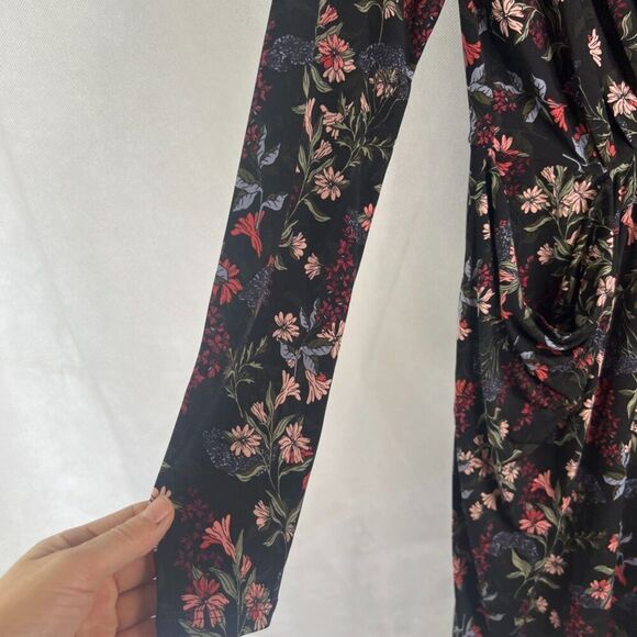 BCBGeneration NWOT Vneck Faux Wrap Dress Black Floral Long Sleeves Sz XS - Picture 5 of 8